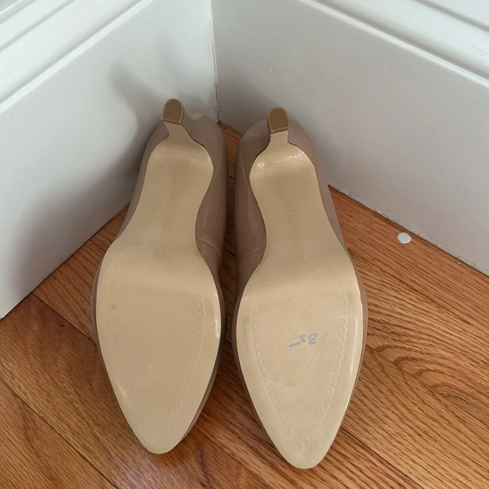New- Women Tahari Tan Platform Pumps Size 7.5 - Picture 6 of 12